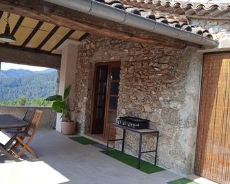 Gîte Dans mas Cévenol Avec Belle vue sur la Vallée et les Montagnes - Saint-Jean-du-Gard - Terasa