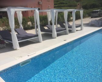 Bara Bay - Metajna - Pool