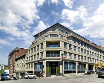 Pod Hotel - Montreal - Building