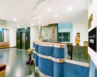 Townhouse Oak Coorg Ksrtc Bus Station Kushal Nagar - Kushālnagar - Front desk