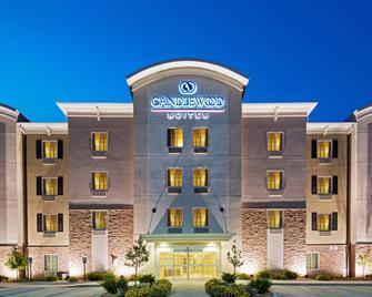 Candlewood Suites West Edmonton - Mall Area - Edmonton - Building