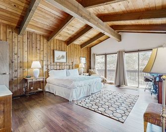 Spacious Mountain Lodge-Style Home with Free WiFi - Nearby Ski Access - Aspen - Bedroom