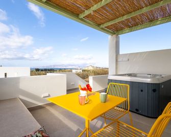 Plioni Villas & Suites - Mikri Vigla - Balkon