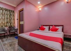 Anant Home Stay - Shillong - Bedroom