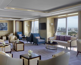 ذا لانجهام، هايكو - هايكو - بار