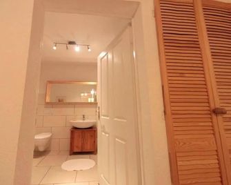 Hotel zum Schwan - Weilerswist - Bathroom