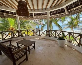 Mango Beach House - Jambiani - Balcón