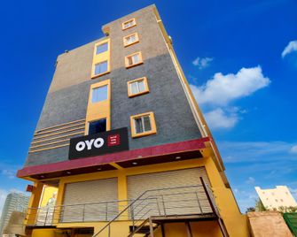 Hotel O Grand Vista Hotel - Shamshabad - Edificio