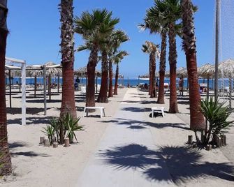 Gazebo Rooms - Margherita di Savoia - Strand