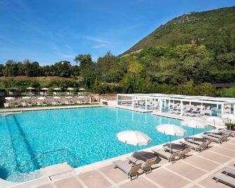 Hotel Savoia e Campana - Montecatini Terme - Zwembad
