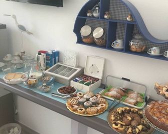 Room-exclusive Room in B&b - Giovinazzo - Buffet