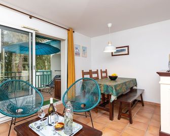 Blue Pinsolle - Appt avec piscine partagée - Soustons - Salle à manger