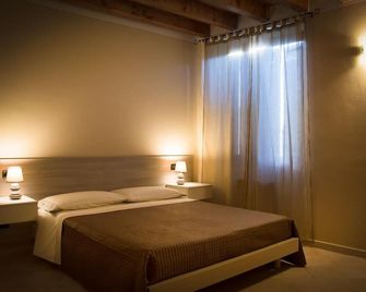 Al Borgo - Trattoria con Alloggio - San Martino della Battaglia - Bedroom