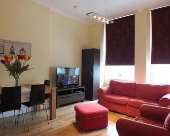 Picardy Place Apartment - Edinburgh - Living room