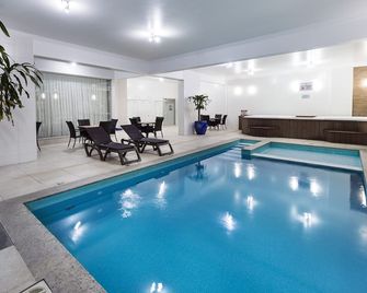 Hotel Bella Camboriú - Balneário Camboriú - Pool