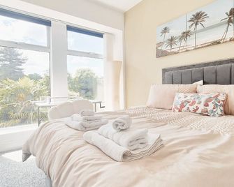 Stylish & Modern 2BR Flat nr Nottingham City Centre - Nottingham - Bedroom