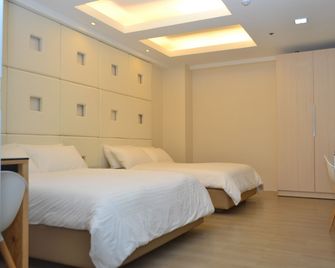 F2m Tower - Legazpi City - Bedroom