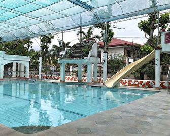 Villa Tagumpay Resort - Calamba - Piscina
