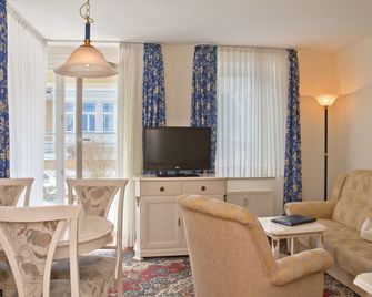 Seetelhotel Ostseeresidenz Bansin - Bansin - Wohnzimmer