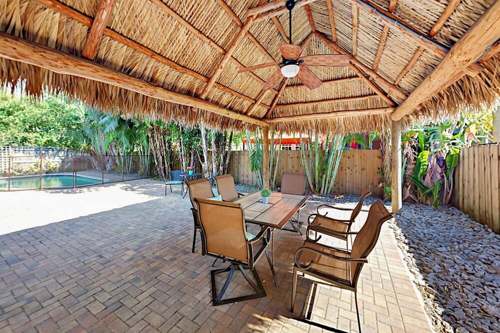 Hidden Gem Vacation Villa w Private Pool & TikiHut - פורט לודרדייל - פטיו