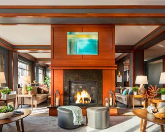 Courtyard by Marriott Burlington Harbor - ברלינגטון - טרקלין