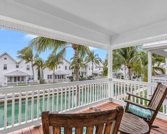 Heated Pool, Views, Vaca Cut , Gulf & Atlantic Access. Availability Nov + Dec - Marathon - Balcony
