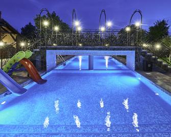 Resort Ambient - Cristian - Pool