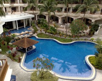 The Orient Star Resort Lumut - Lumut - Svømmebasseng
