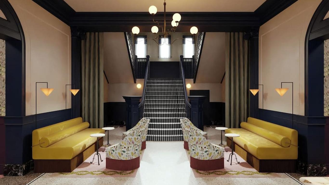 Marqueen Hotel