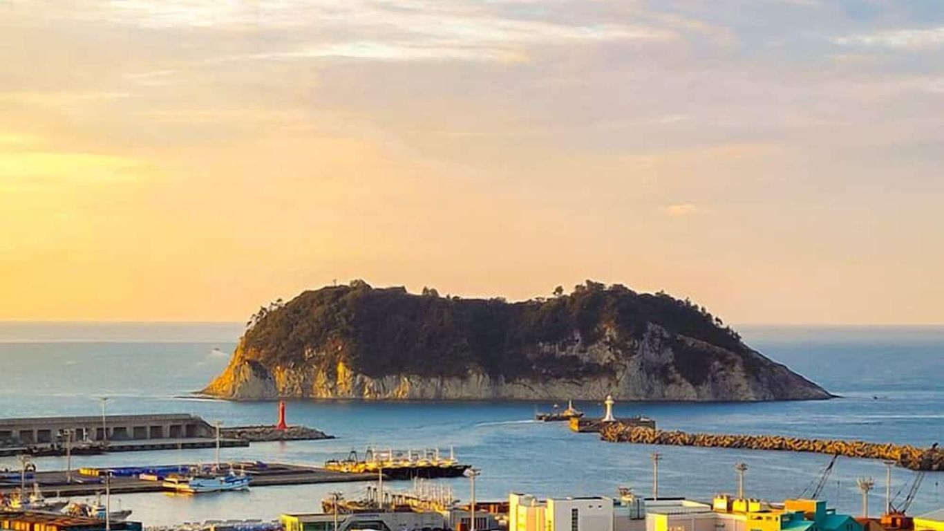 Hotel Bridge Seogwipo