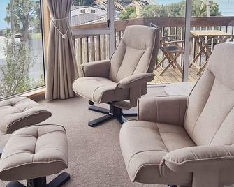 Kaka Point Spa Accommodation - Catlins - Kaka Point - Living room