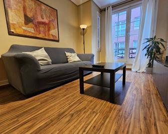 135B1 Coqueto apto en Gijon - Gijón - Living room