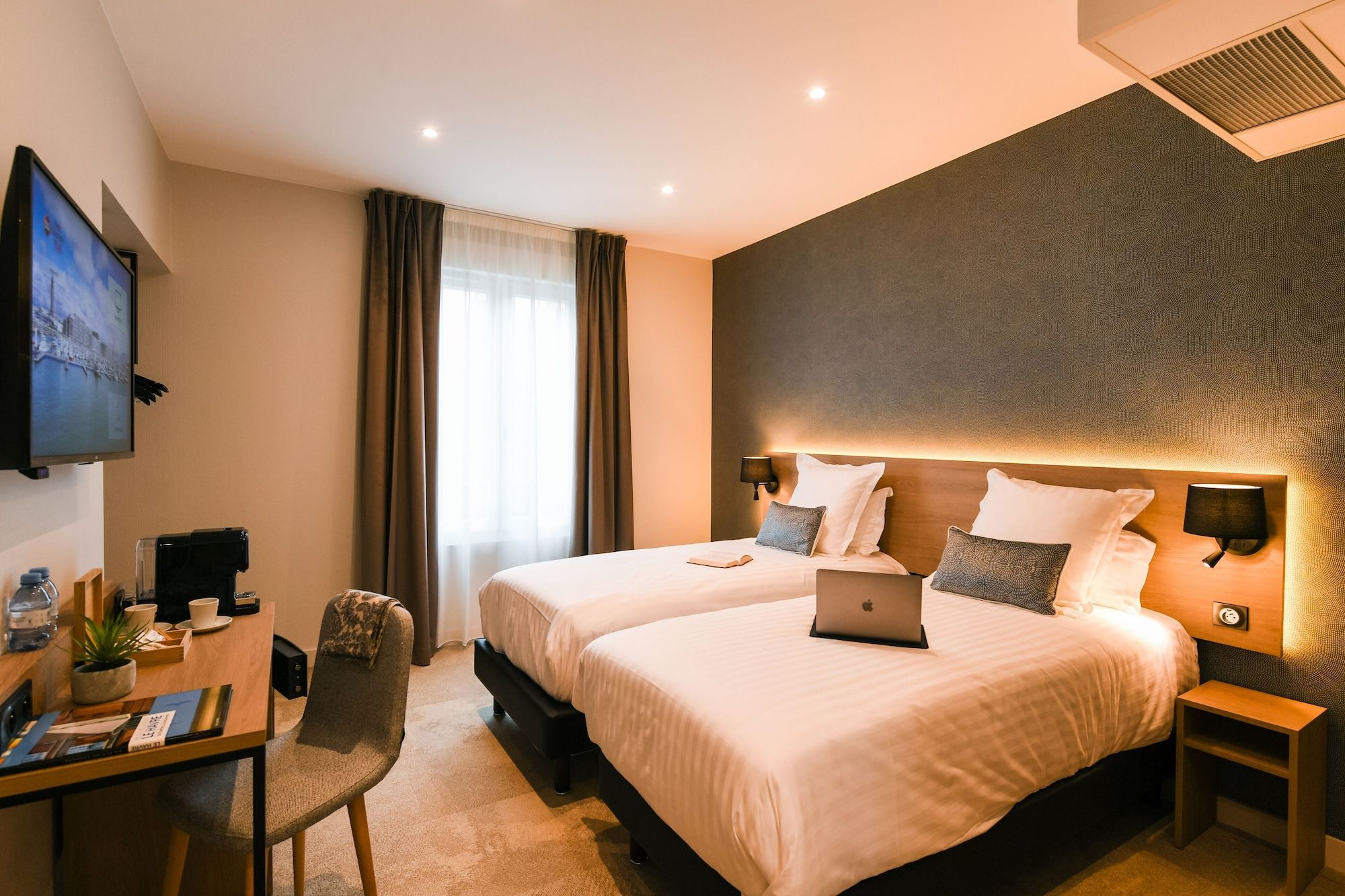 بست ويسترن بلس لو هافر سونتر جار - لو هافر - غرفة نوم