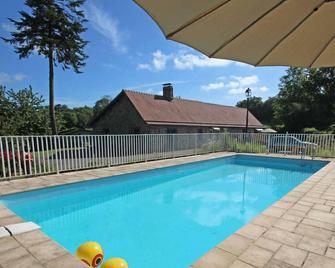 Longère avec Piscine Chauffée, Jardin et Vélos à Dispo - FR-1-497-4 - Ménil-Hermei - Piscina