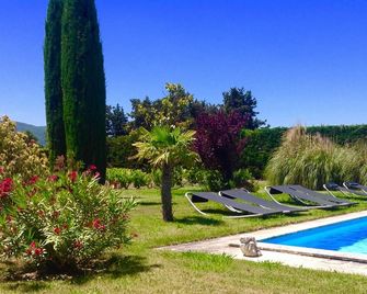 Charming little cottage for lovers of Provence - Mallemort - Pool