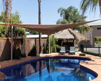 Tea House Motor Inn - Bendigo - Pool