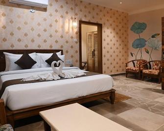 Neelam Foresteria Resort - Pachmarhi - Sovrum