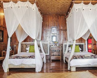 Cemara Beachfront Suite - Waingapu - Bedroom
