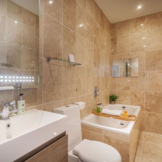 The White Horse Hotel, Romsey, Hampshire image 1