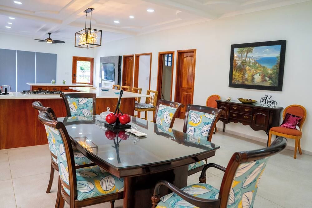 Fantastic 5-bedroom beach house with private pool in Playa San Blas by Surf City - Santa María Mizata - Comedor