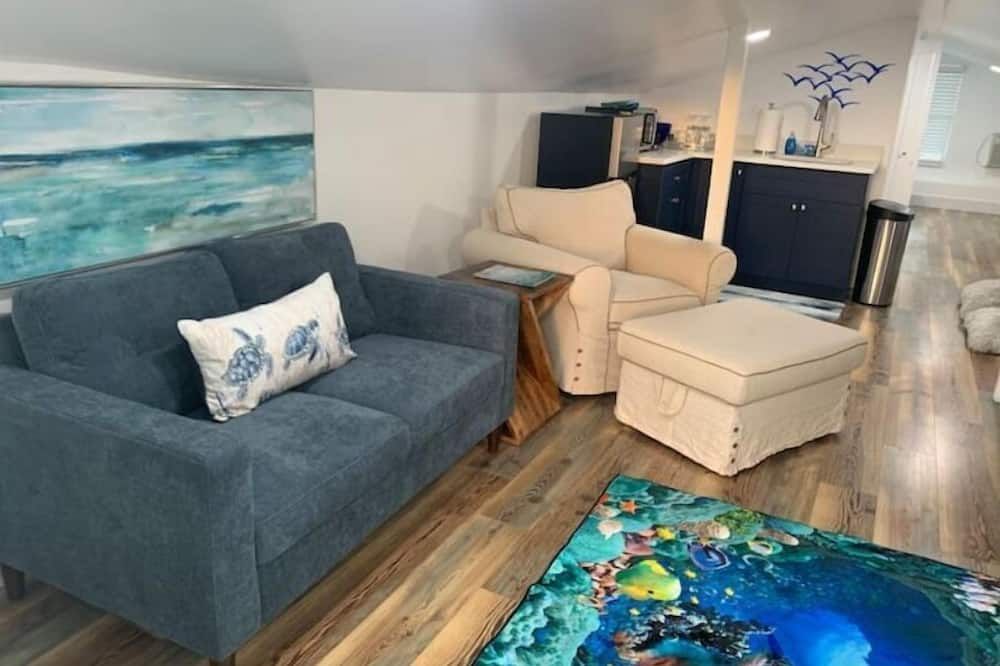 Ocean meets Attic, By The Beach