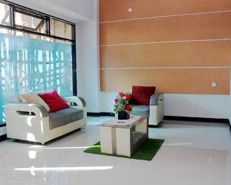 RedDoorz Syariah at Hotel Grand Mentari - Bengkulu City - Lobby