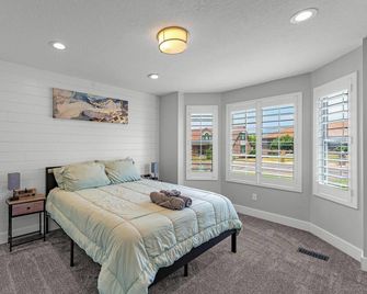 Luxurious 5-bedroom retreat w AC and WiFi in South Ogden. Hot Tub plus EV chgr - South Ogden - Habitación