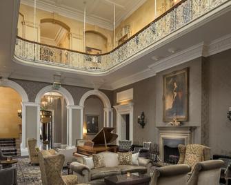 Oulton Hall Hotel - לידס - טרקלין