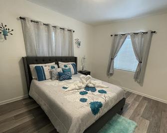 Lovely apartment near Lake Okeechobee and the Marina. - Clewiston - Bedroom
