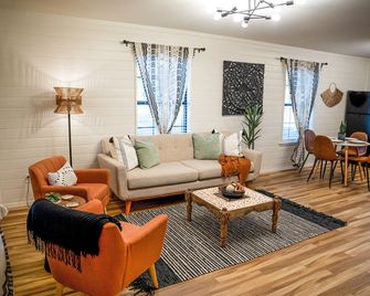 Location! Quant, Cozy & Stylish 2 Br/2Ba - Paris - Wohnzimmer