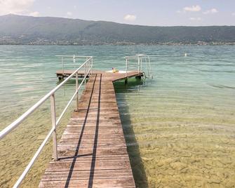 La Belle Brune, Exceptionnelle vue lac et Spacieuse terrasse - Une Exclusivité LLA Selections depuis 2018 - Верье-дю-Лак