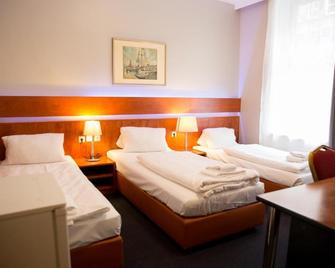 City Hotel - Heefa Ohg - Hamburg - Schlafzimmer