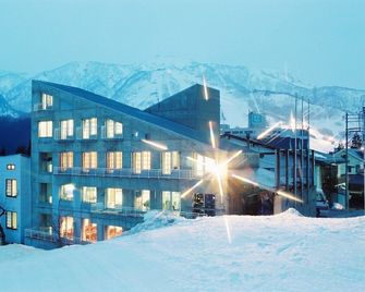 Hotel Naeba White Palace - Yuzawa - Building