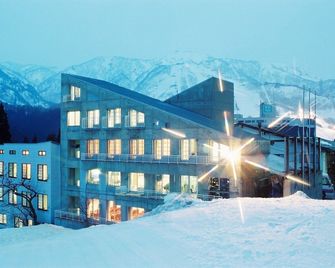 Hotel Naeba White Palace - Yuzawa - בניין